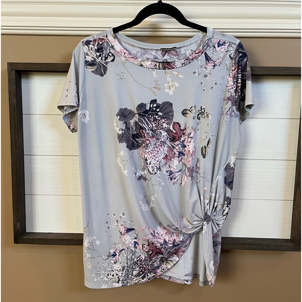 Jodifl Blouse rouched side. EUC. small.